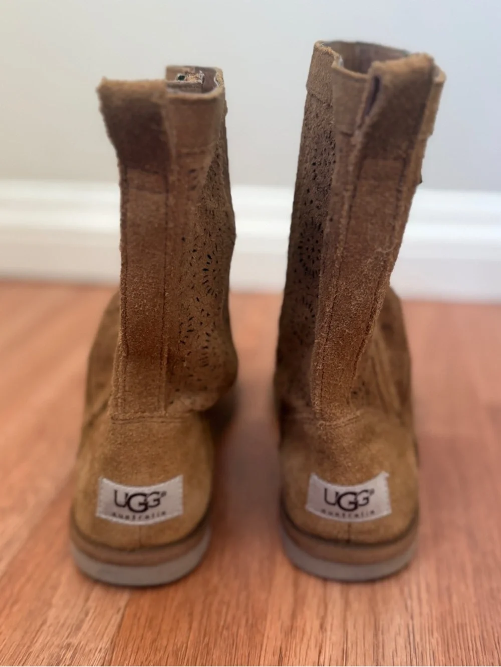 UGG Low Pro Short Perf 2 1004857 Tan Suede Boots Size 7